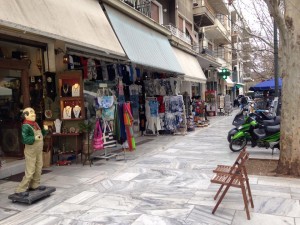 Commerces &agrave; Akropolis .  (Cr&eacute;dit Photo : Dieretou)